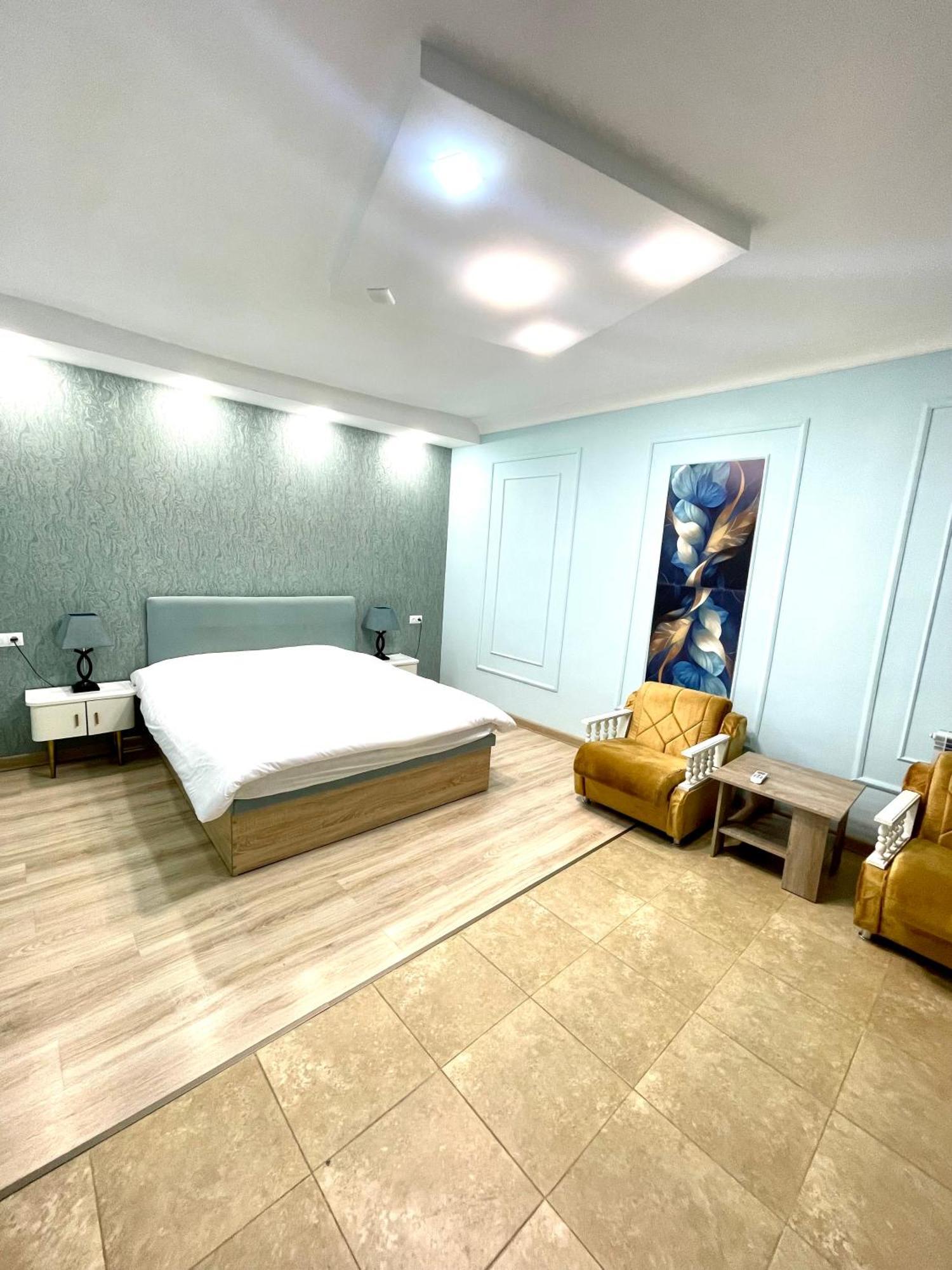Santorini Hotel & Hostel Yerevan Exterior photo