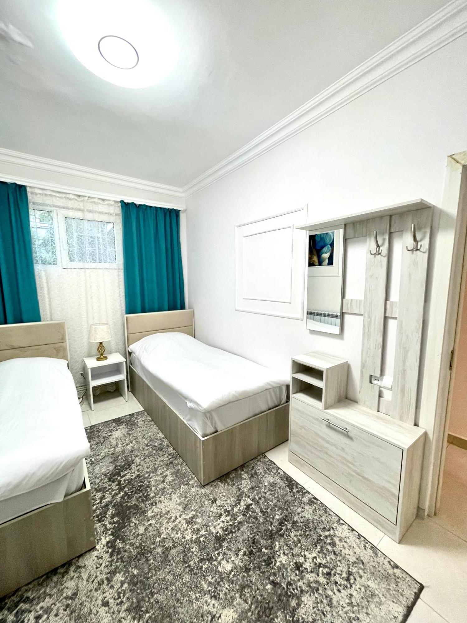 Santorini Hotel & Hostel Yerevan Exterior photo