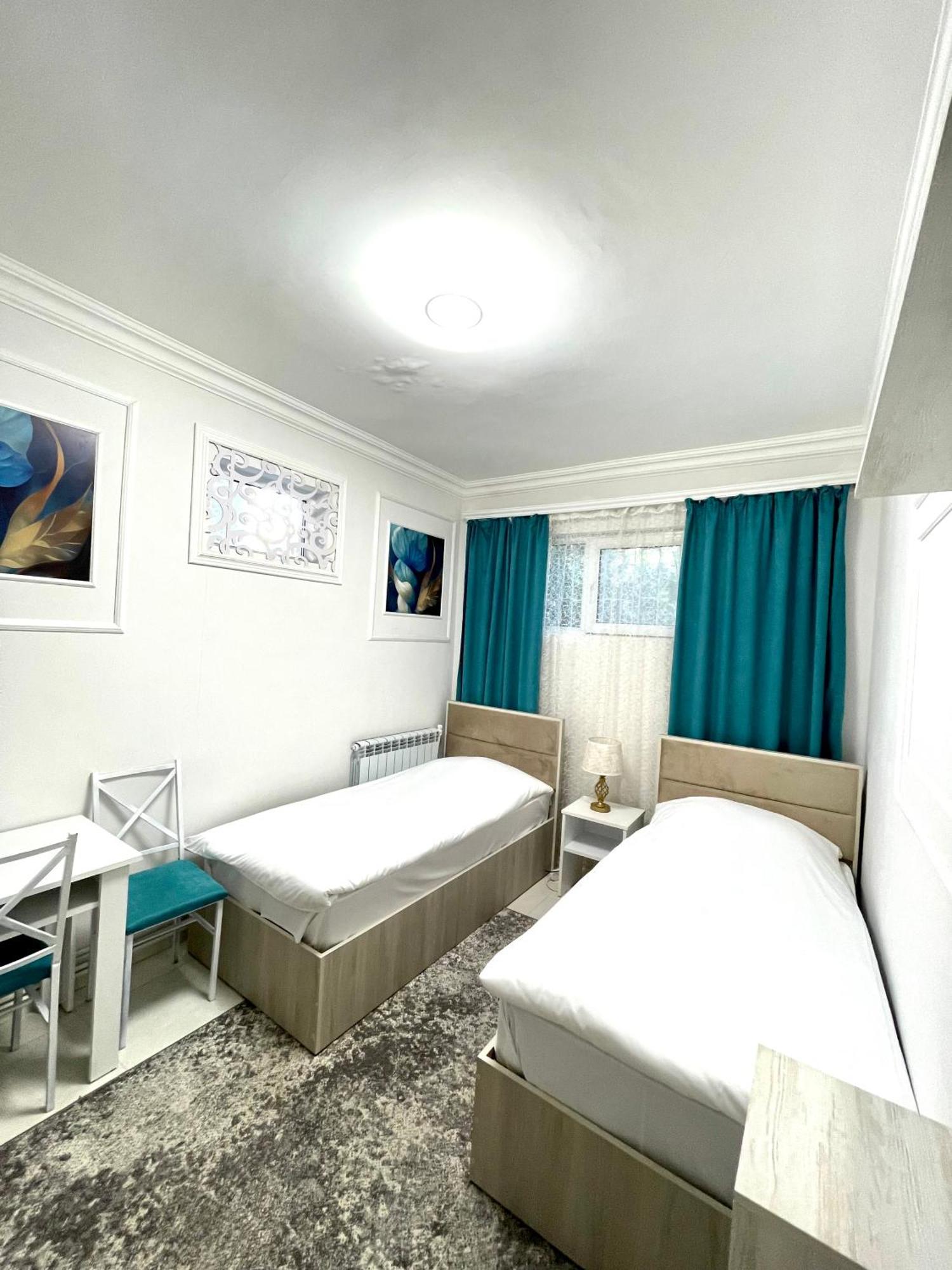 Santorini Hotel & Hostel Yerevan Exterior photo