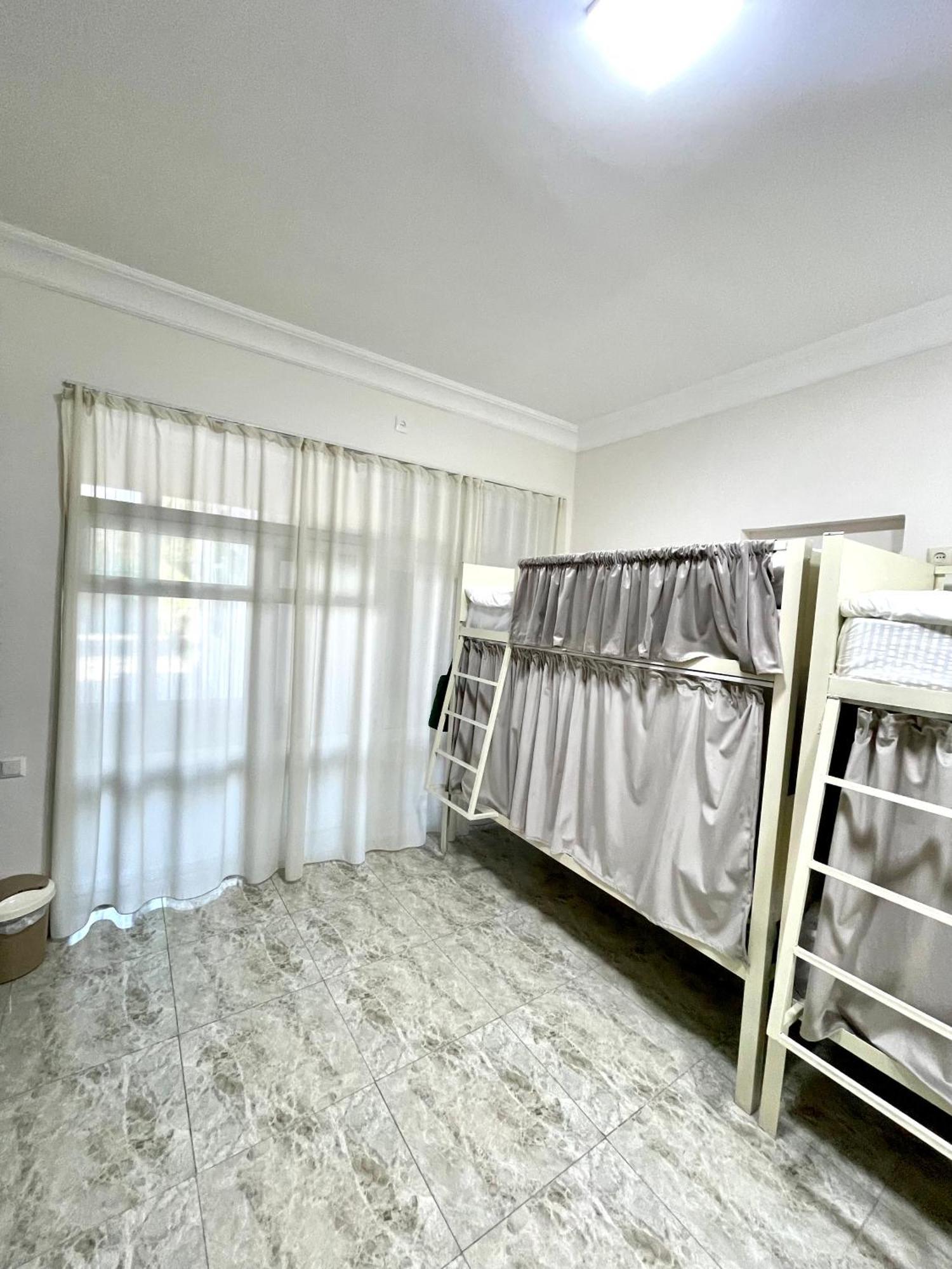 Santorini Hotel & Hostel Yerevan Exterior photo